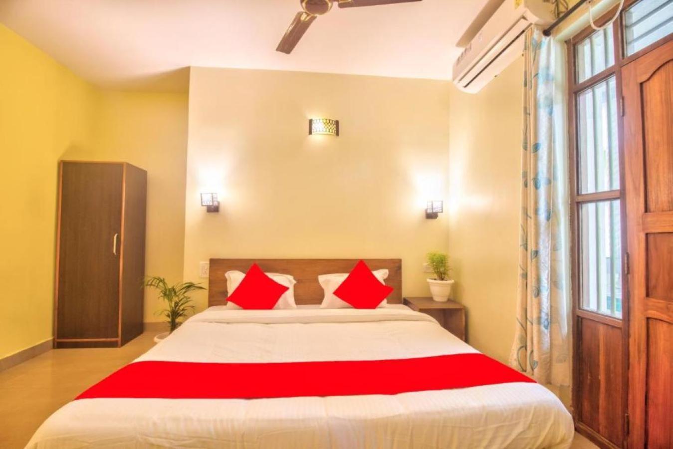 Roseal Beach Front Baga Dış mekan fotoğraf